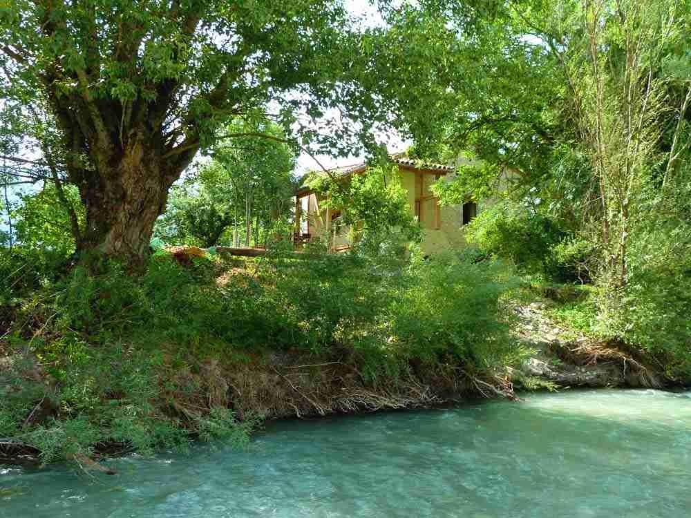 Hotel -Moulin De Solaure- Aix-en-Diois Esterno foto